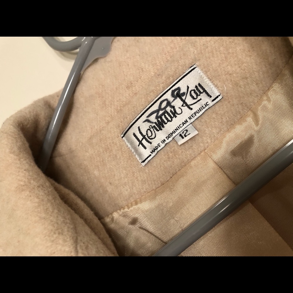 Tan coat - Picture 6 of 6